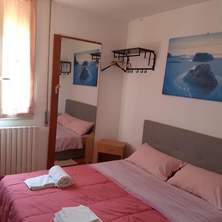 Miramare Struttura Sulla Spiaggia Platamona Esterno foto