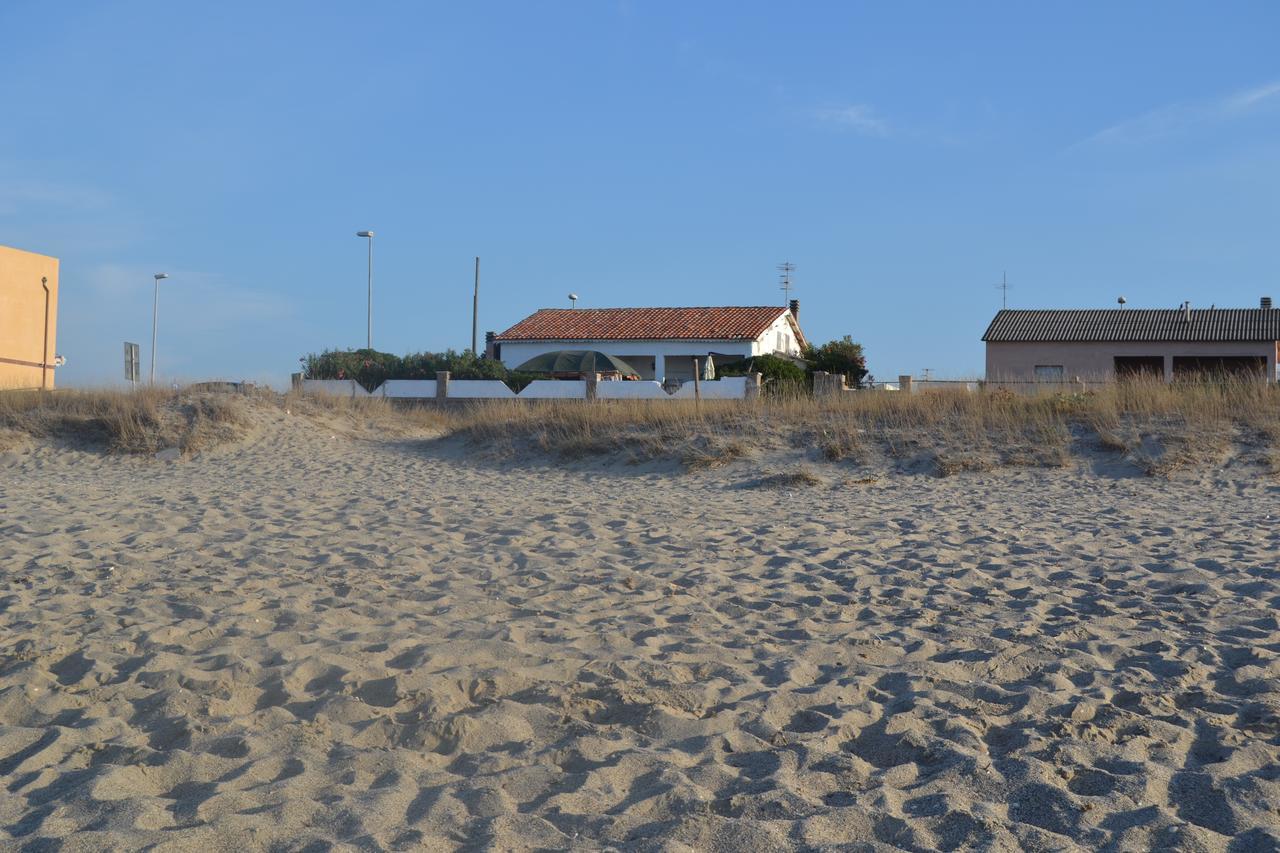 Miramare Struttura Sulla Spiaggia Platamona Esterno foto